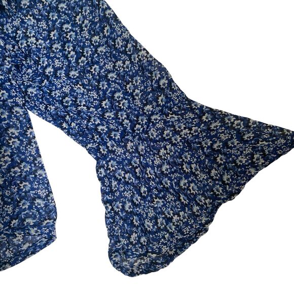 Maeve Cropped Peasant Top Blouse L Blue Floral Ruffled Smocked Cottage Romantic - Picture 3 of 10